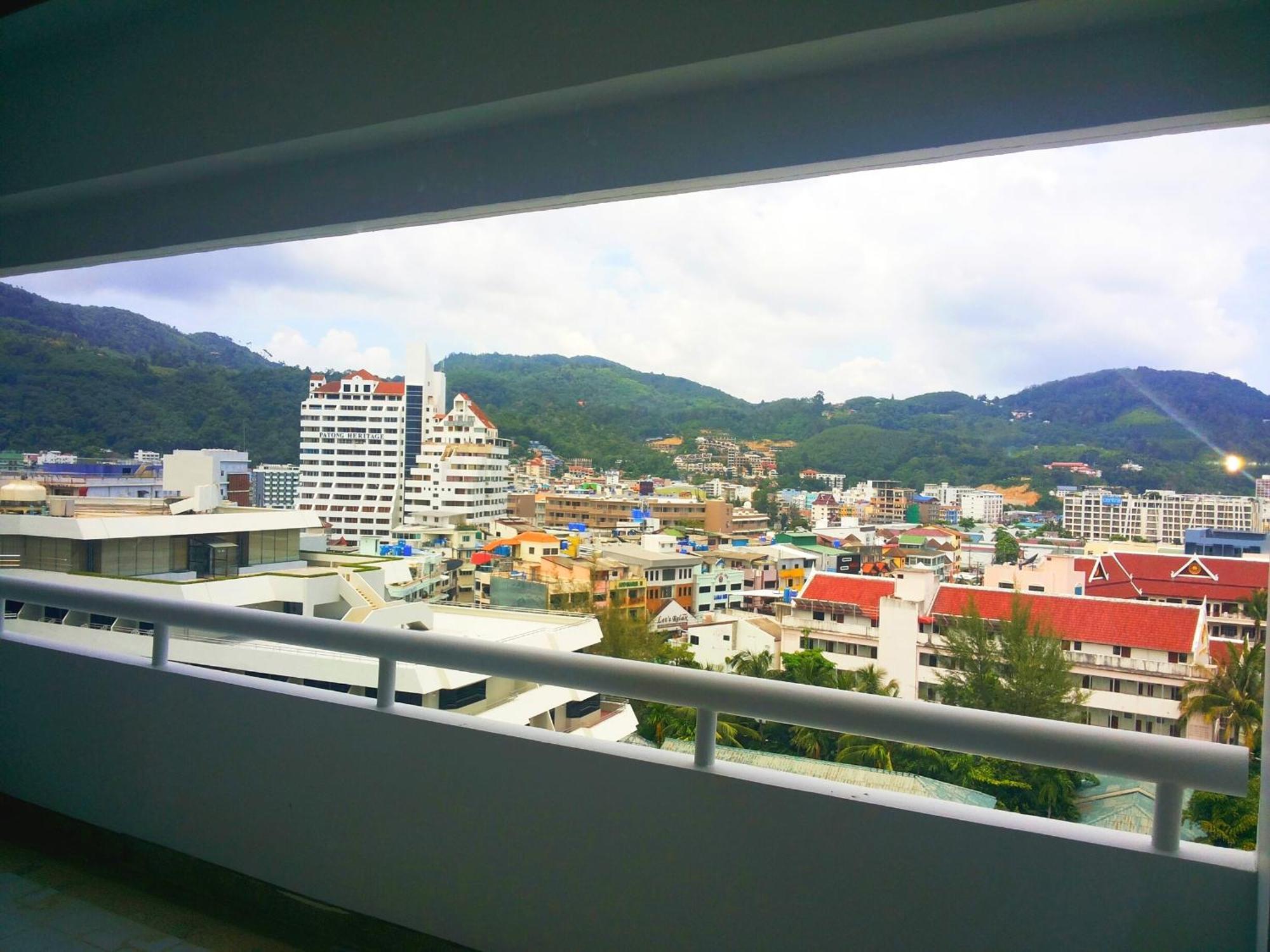 Patong Tower By United 21 Thailand Camera foto